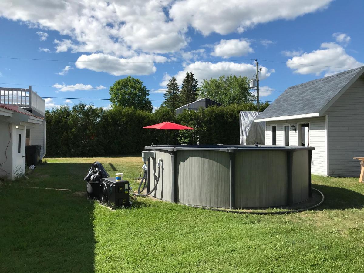 La Maison Du Village, Spa Shawinigan Exterior photo