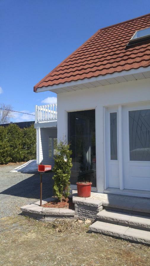 La Maison Du Village, Spa Shawinigan Exterior photo
