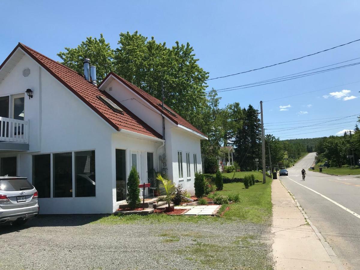 La Maison Du Village, Spa Shawinigan Exterior photo