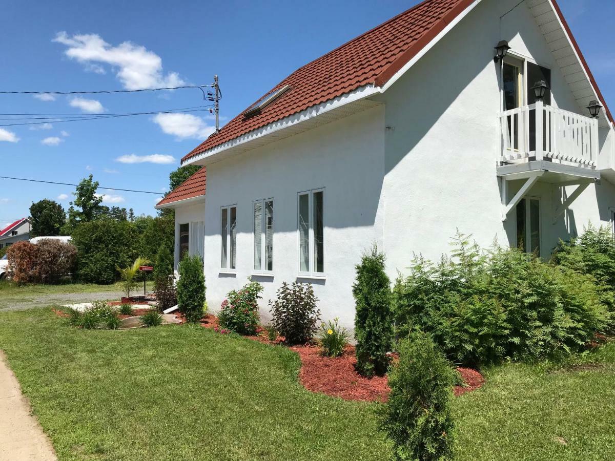 La Maison Du Village, Spa Shawinigan Exterior photo